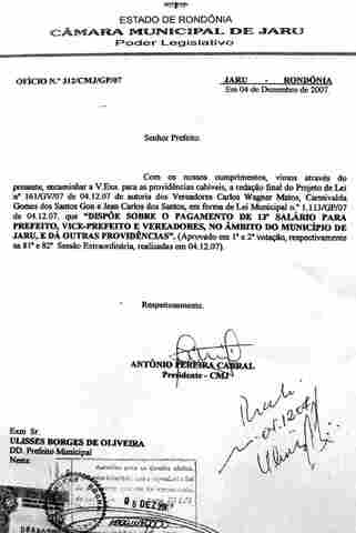 VEREADORES QUE ACUSAM EX-PREFEITO DE DESCUMPRIR LRF APRESENTARAM PROJETO EXIGINDO DÉCIMO TERCEIRO SALÁRIO