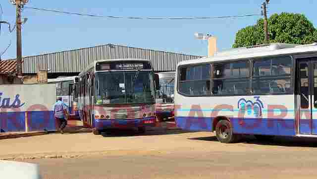 APÓS 5 HORAS DE BLOQUEIO, ÔNIBUS VOLTAM A CIRCULAR EM PORTO VELHO