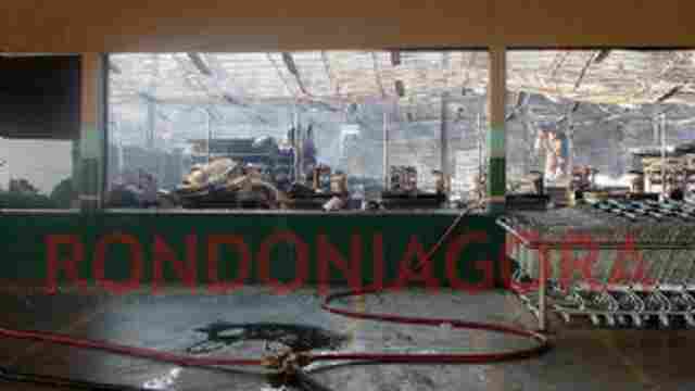 CONFIRA IMAGENS DO QUE RESTOU DO SUPERMERCADO IRMÃOS GONÇALVES