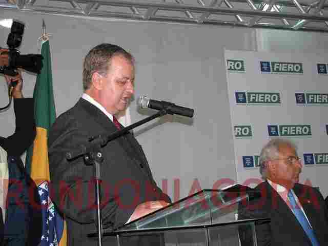 DENIS BAÚ ASSUME A FIERO E DESTACA CRESCIMENTO SUSTENTADO