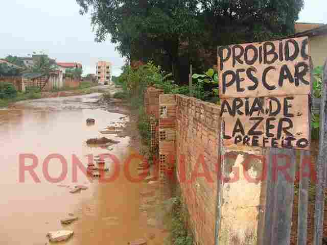 Caos na malha viária leva Prefeitura a adotar operação emergencial