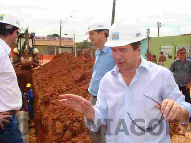 CASSOL VISITA OBRAS COM RECURSOS DO PAC EM PORTO VELHO