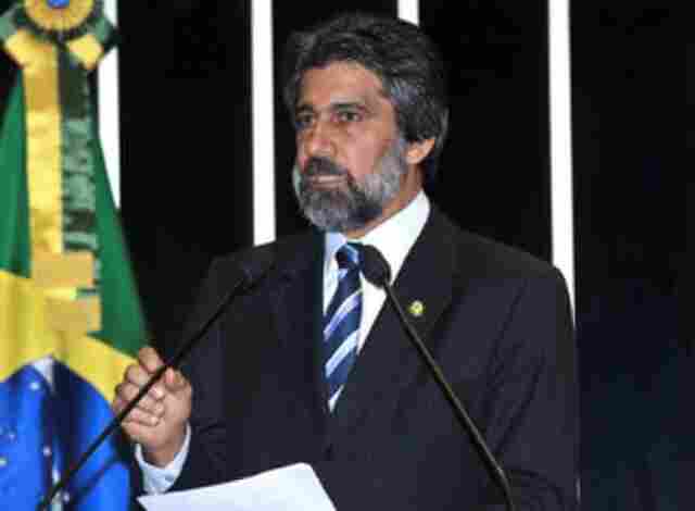 Raupp  pede voto de aplauso a Marinha do Brasil por ações em RO