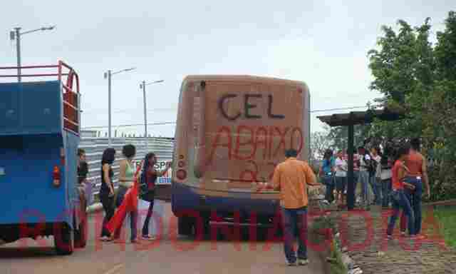Protesto na Unir é liderado pelo Comando Estudantil de Lutas