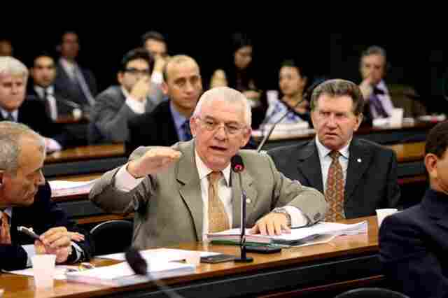 Agronegócio também precisa de ajuda na crise, diz Moreira Mendes