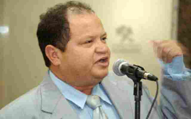 Miguel Sena denuncia que empresa recebe milhares de reais