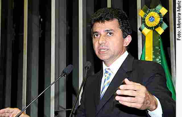 Expedito Júnior diz que cerca de 300 mil foram às ruas apoiar Cassol