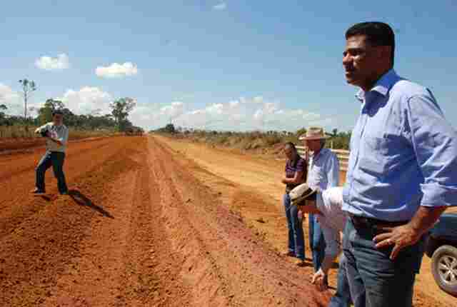 Governo atende reivindicação de Tiziu e realiza obras de asfaltamento