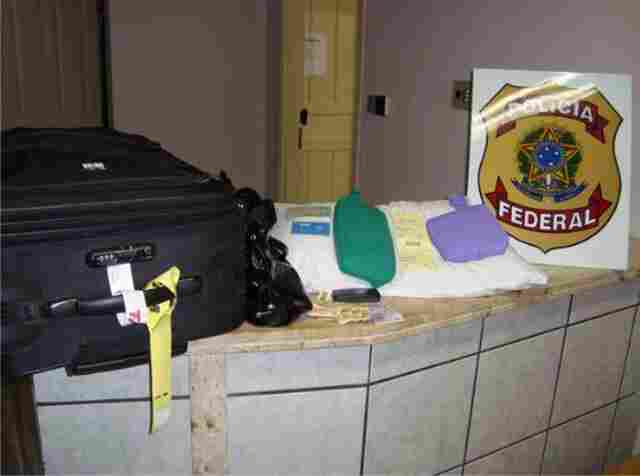PF prende mulher com dois quilos de cocaína no aeroporto