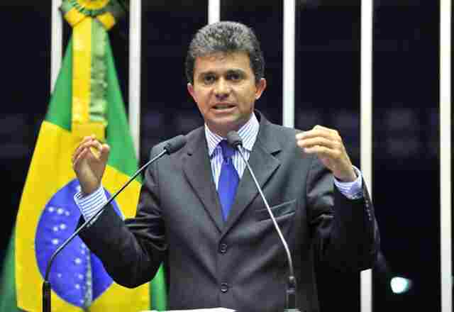 EXPEDITO REBATE NOTA MALDOSA DA CUT E ACEITA DESAFIO DE BUSCAR VOTOS DO PP, PPS, PR, DEM E PSDB PARA PEC