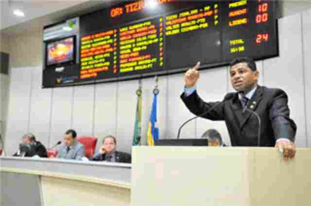 Tiziu quer CPI das usinas e pede para Governo suspender construção de Jirau