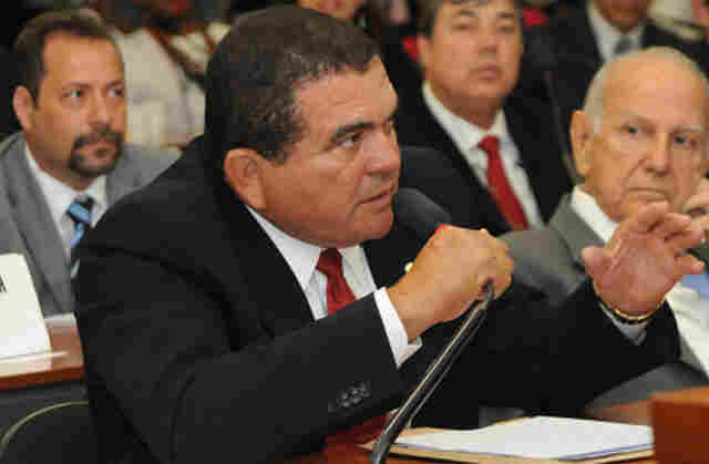 Amorim pede intervenção em Candeias sob alegação de instabilidade