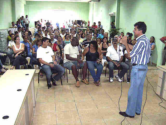 Servidores lotam encontros para discutir transposição; Expedito recebe homenagens