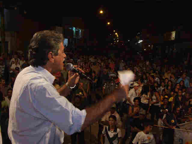 Em Machadinho DOeste Cassol e Cahulla fazem o maior comício da campanha