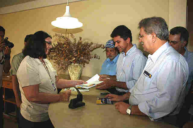 Expedito firma compromisso com Rondônia ao registrar plano de governo em cartório