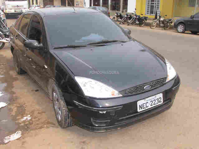 Polícia prende quatro assaltantes após perseguição e roubo a casa de médicos