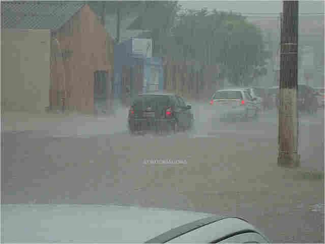 Portovelhense vive mais um dia de caos com forte chuva