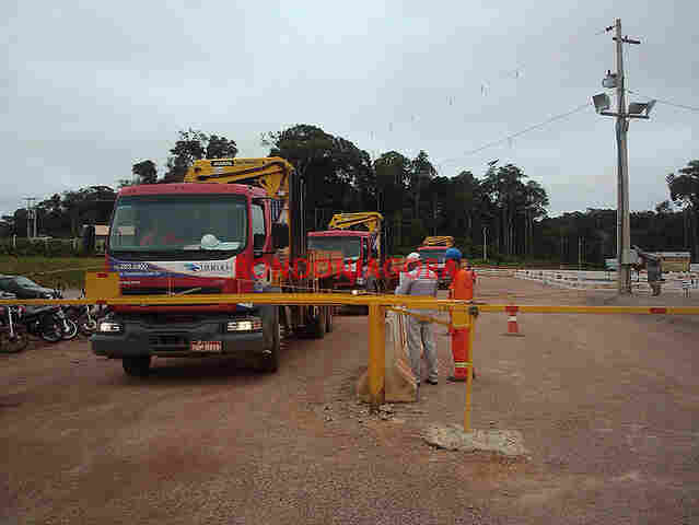 SANTO ANTÔNIO NÃO RETOMA OBRAS, MANDA 15 MIL PARA CASA E CONVERSA COM SINDICATO