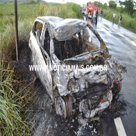 Grave acidente entre Jaru e Ouro Preto deixa vítima carbonizada