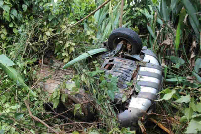 Motorista dorme na direção e cai em ribanceira na BR 364