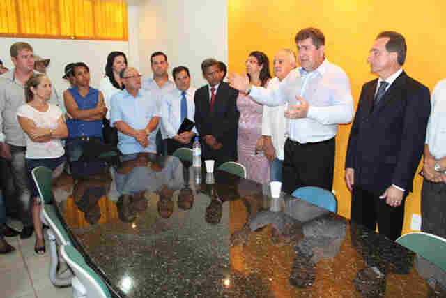 Cesar Cassol empossa novo secretariado