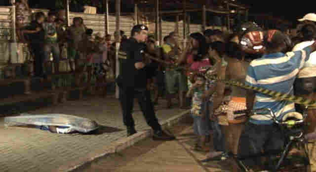 BRIGA EM CAMPO DE FUTEBOL TERMINA EM MORTE