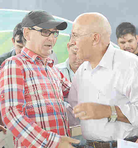 Alex e Confúcio bagres ensaboados