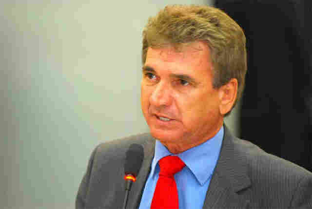 A pedido de Neodi, governo garante caminhonete a Theobroma