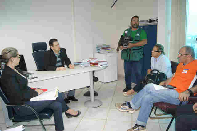 MP firma acordo com Município para redução de preços de cestas básicas para vítimas das enchentes