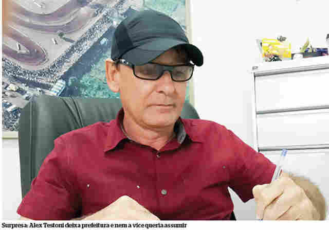 Prefeito sai e gera especulação