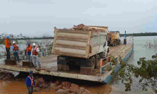 PRF CONFIRMA BURACO DE GRANDES PROPORÇÕES EM TRECHO INUNDADO DA BR-364