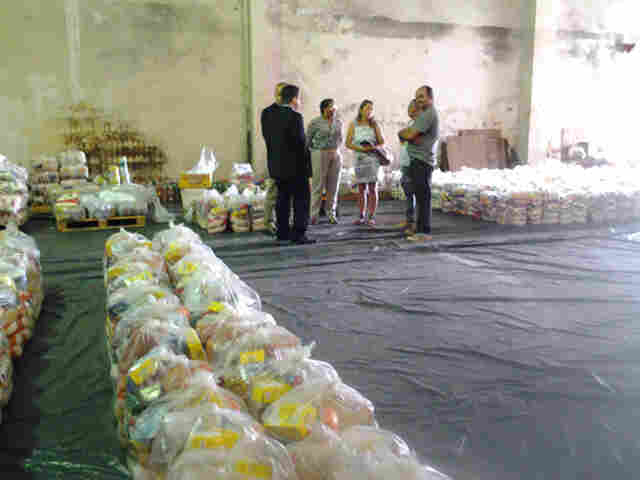 MP acompanha entrega do primeiro lote de cestas básicas para desabrigados