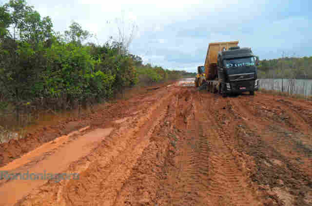 Confira imagens do pós-cheia, na BR-364 em Mutum e Jacy