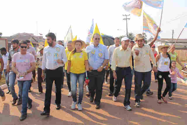 Caminhada pela reeleição de Confúcio Moura registra novas adesões em Pimenta Bueno