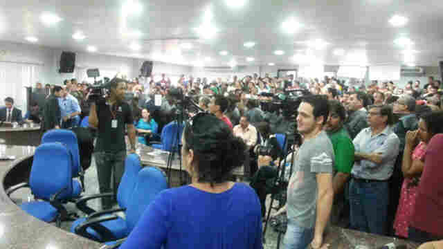 AMEAÇA DE CONFRONTO FAZ DIREÇÃO CÂMARA CANCELAR SESSÃO DE JULGAMENTO DO PREFEITO