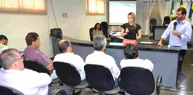 Associação de municípios orienta prefeitos da Zona da Mata