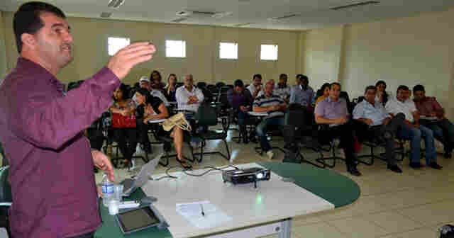 Arom conclui ciclo itinerante de orientações aos municípios