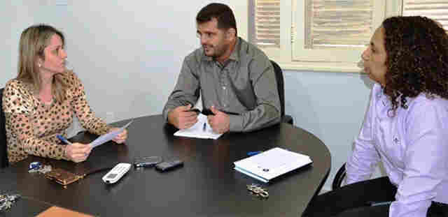 Associação de municípios executa estratégias para 2015