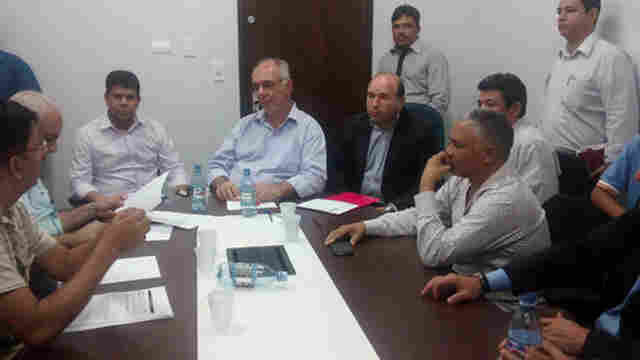 A pedido de vereador, prefeito garante isenção de cobrança de imposto para taxistas