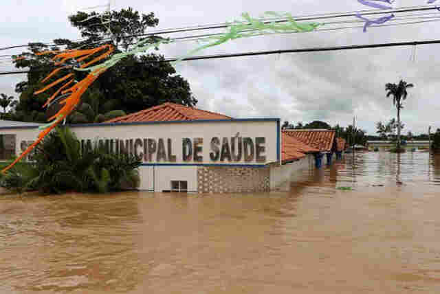 Cheia do Rio Acre continua aumentando e prejudica 87 mil pessoas