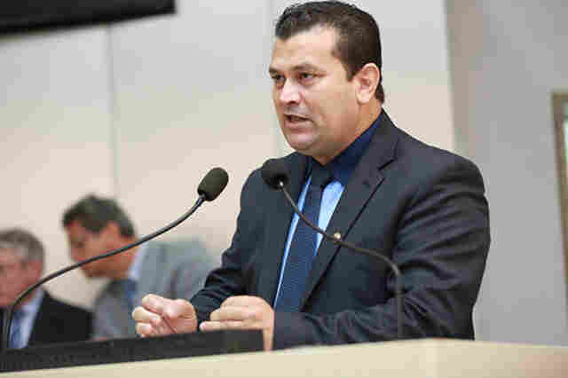 Ezequiel reivindica recuperação de estradas em Machadinho