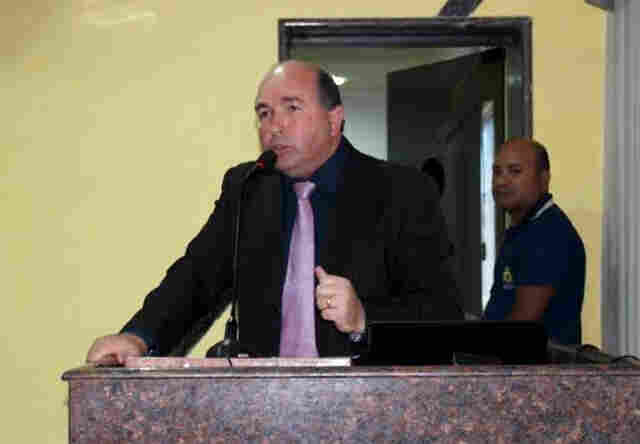 Estudantes lotam a Câmara para acompanhar debate sobre o "Passe Livre"