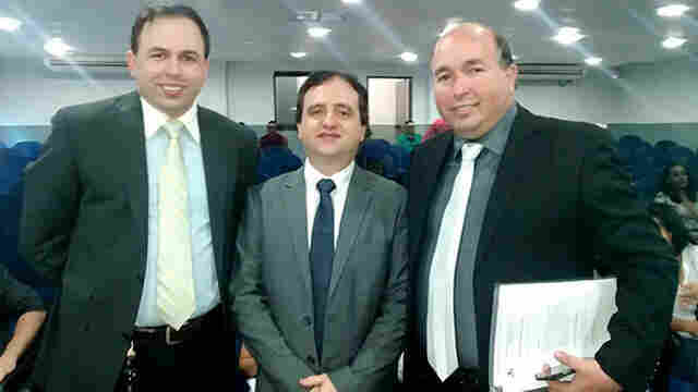 Médico Renato Roriz recebe homenagem na Câmara de Vereadores