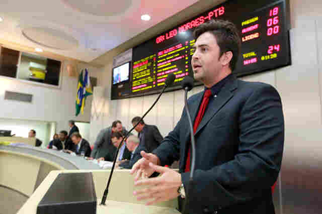 Léo Moraes questiona gasto com eventos culturais de prefeitura