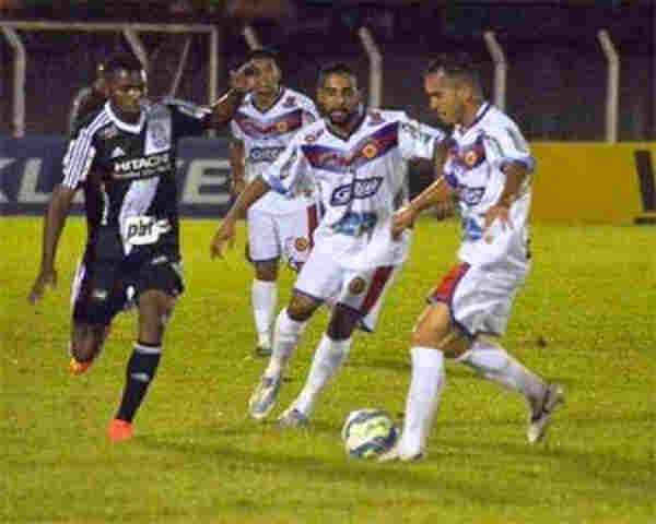 VEC precisa de apoio para não deixar título escapar