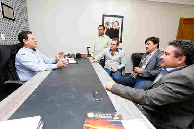 Maurão discute benefícios para Rolim de Moura, com prefeito e vereadores
