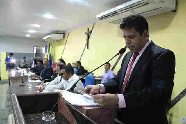 Jair Montes pede respeito aos colegas sobre acusações ao prefeito Nazif