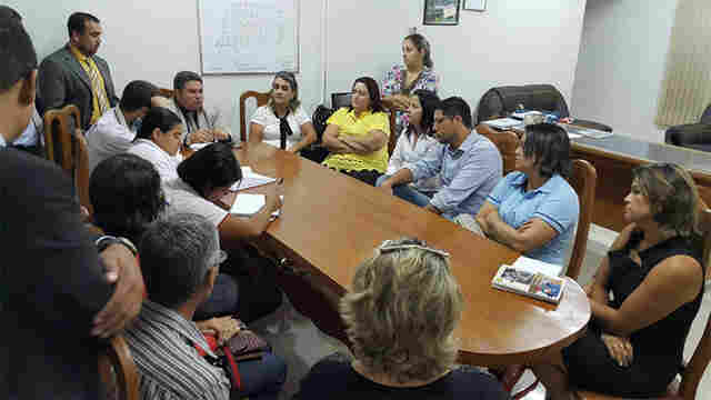 ESCOLAS DE ROLIM DE MOURA SOFREM COM FALTA DE MERENDA, MATERIAL DE LIMPEZA E ATÉ PAPEL PARA AS PROVAS