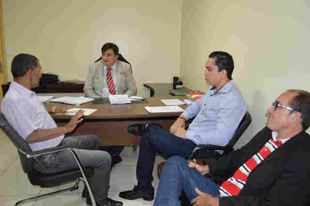 Cleiton Roque garante benefício para associação de Pimenta Bueno