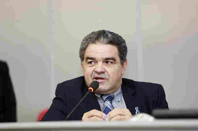 Deputado Aélcio da TV pede intérprete de Libras para Tudo Aqui